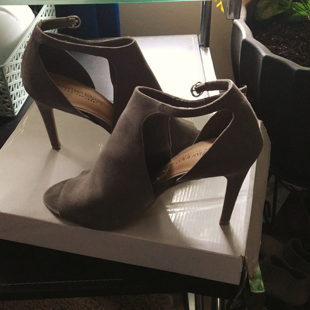 Grey heels